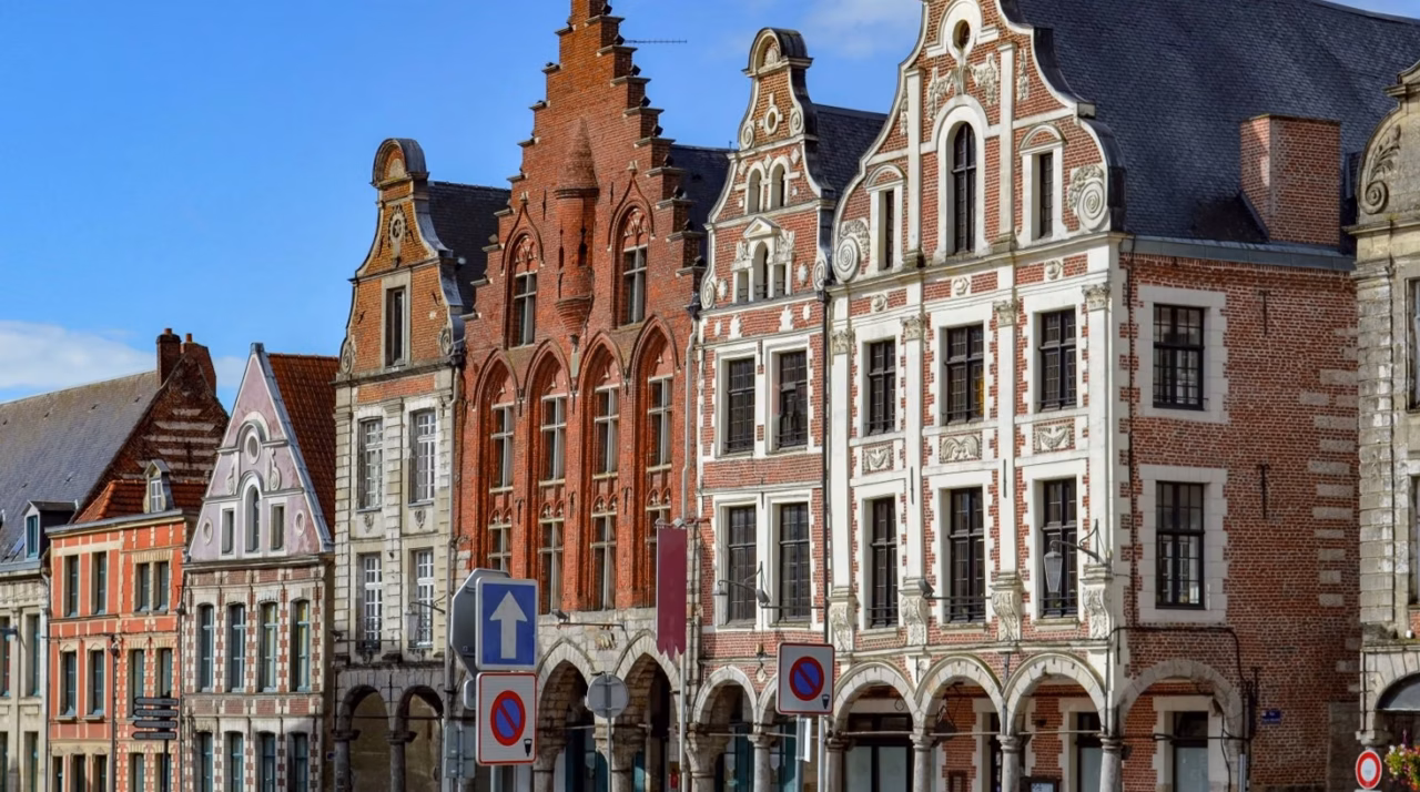 Découvrez Bruges : un voyage entre trésors historiques et innovations audacieuses